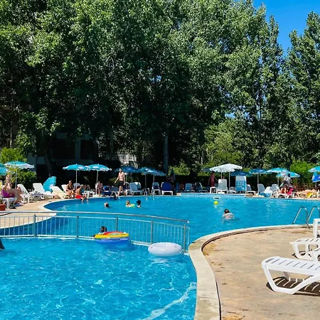 Отель Delfin